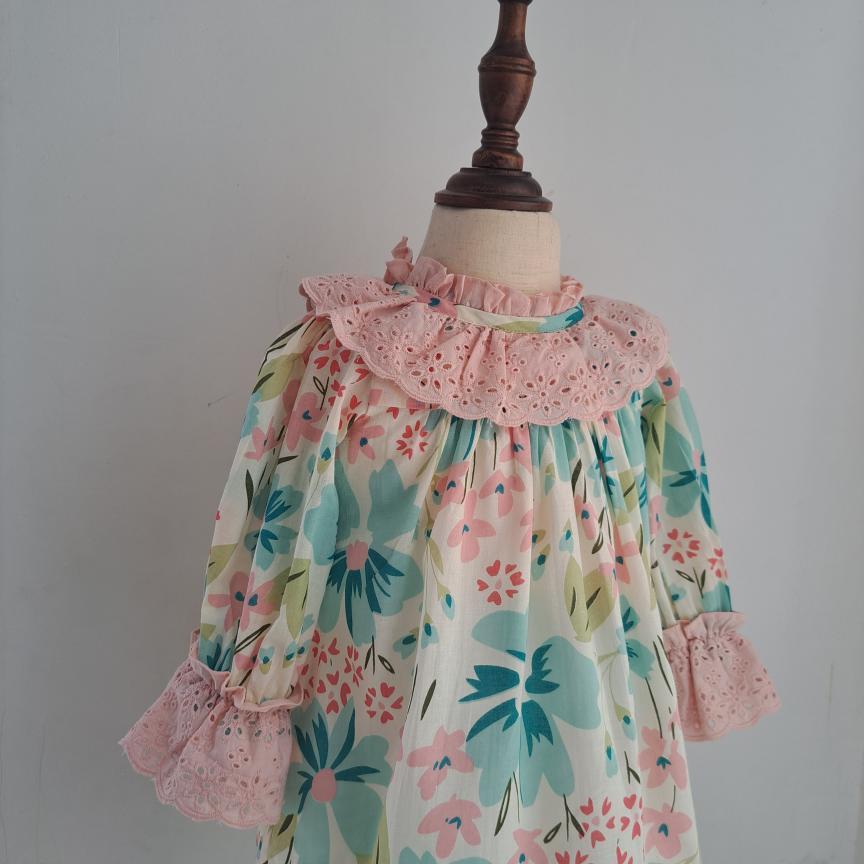 Blossom Beauty: Floral Lace Collar Cotton Dress