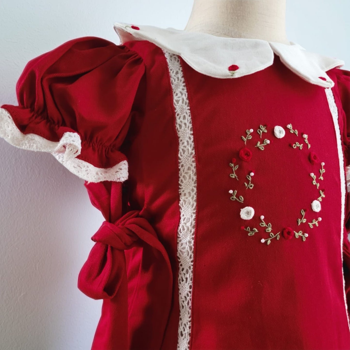 Scallop Collar Dress With Hand Embroidery,Blue/Red,6M to 8T.