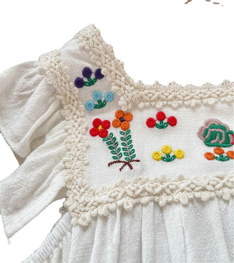 White Vintage Embroidered Dress,2T to 6T. 5T White Vintage Embroidered Dress,2T to 6T. 5T